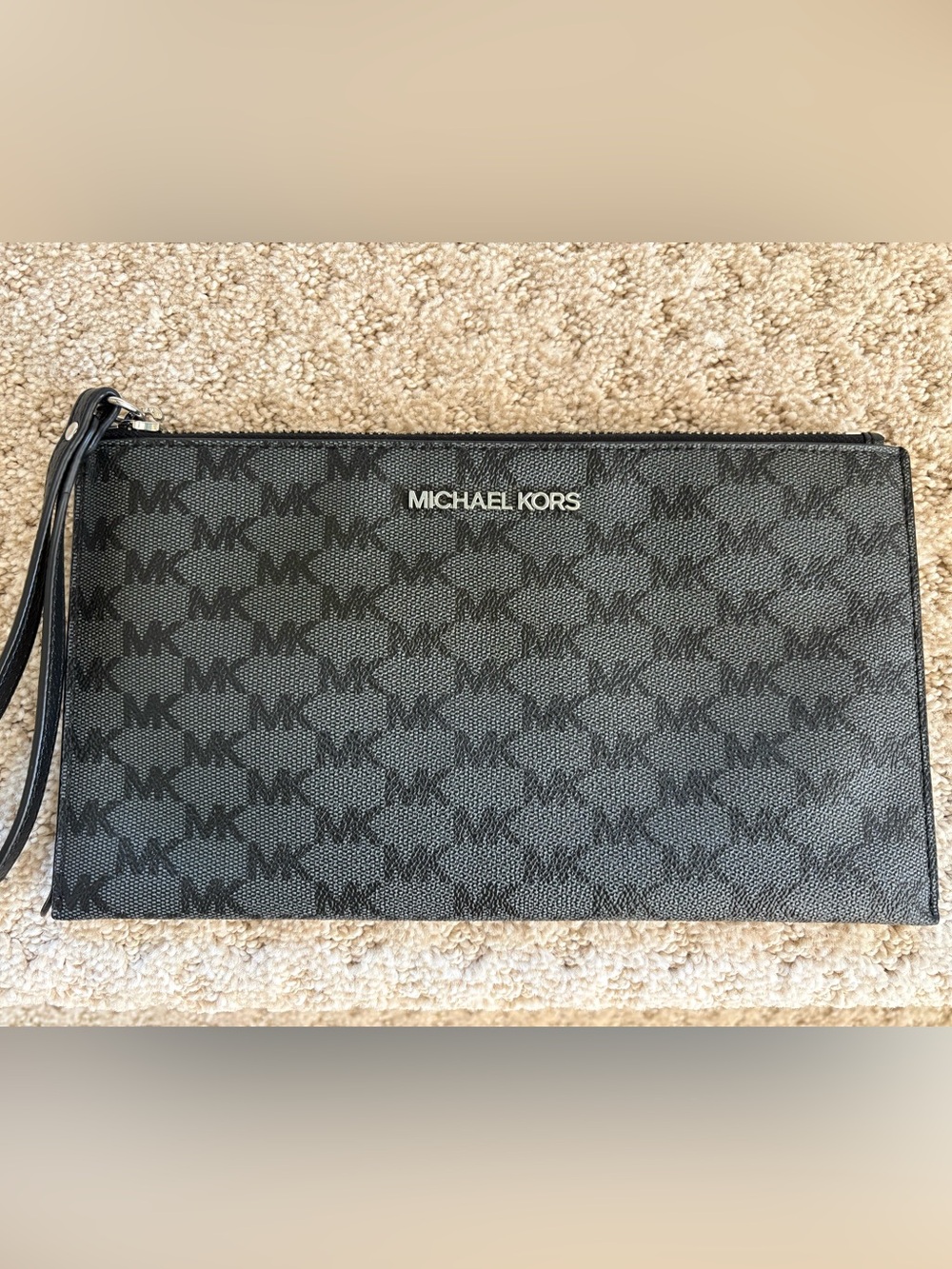 BNWOT - EXCELLENT CONDITION Michael Kors Black MK Logo Wristlet